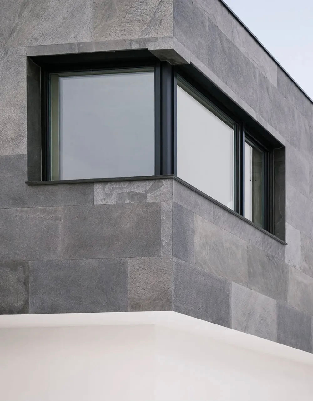 Feuille de Pierre Naturelle GALAXY BLACK – Noir & Gris Anthracite Scintillant – Mur, Salle de Bain & Mobilier - Shop Stone Creation