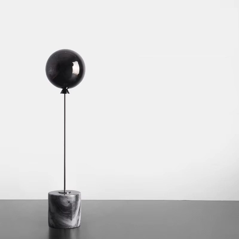 Sculpture décorative ballon sur base en marbre – Design Stone Creation